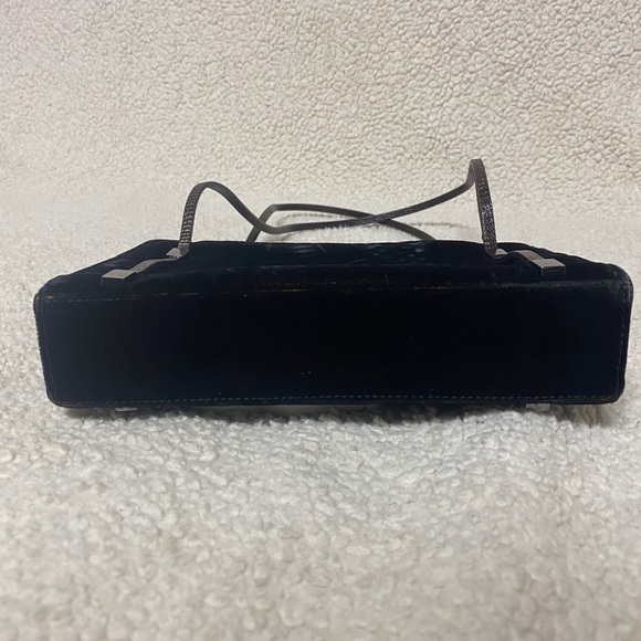 Vintage Gucci velvet purse - Picture 6 of 11